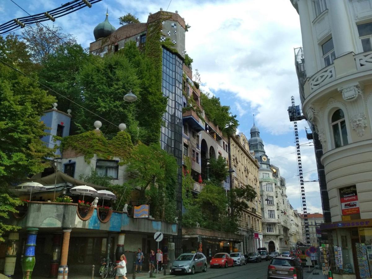 Central Mariahilfer Apartment 4 Min To The City Shopping Center And Schoenbrunn Palace Viena Exterior foto