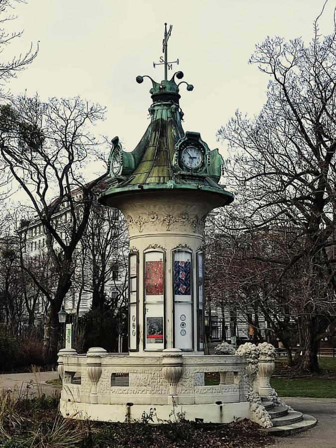 Central Mariahilfer Apartment 4 Min To The City Shopping Center And Schoenbrunn Palace Viena Exterior foto