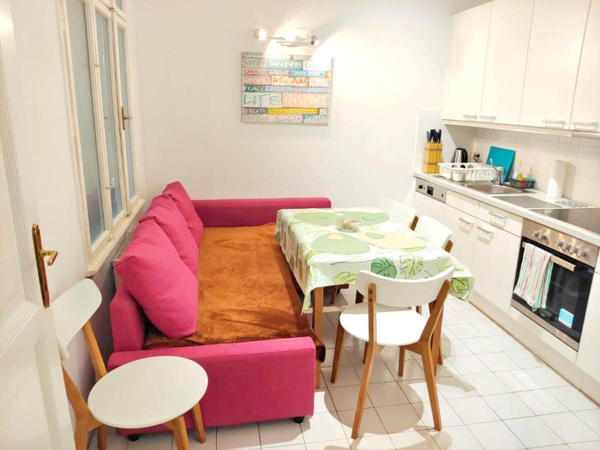 Central Mariahilfer Apartment 4 Min To The City Shopping Center And Schoenbrunn Palace Viena Exterior foto